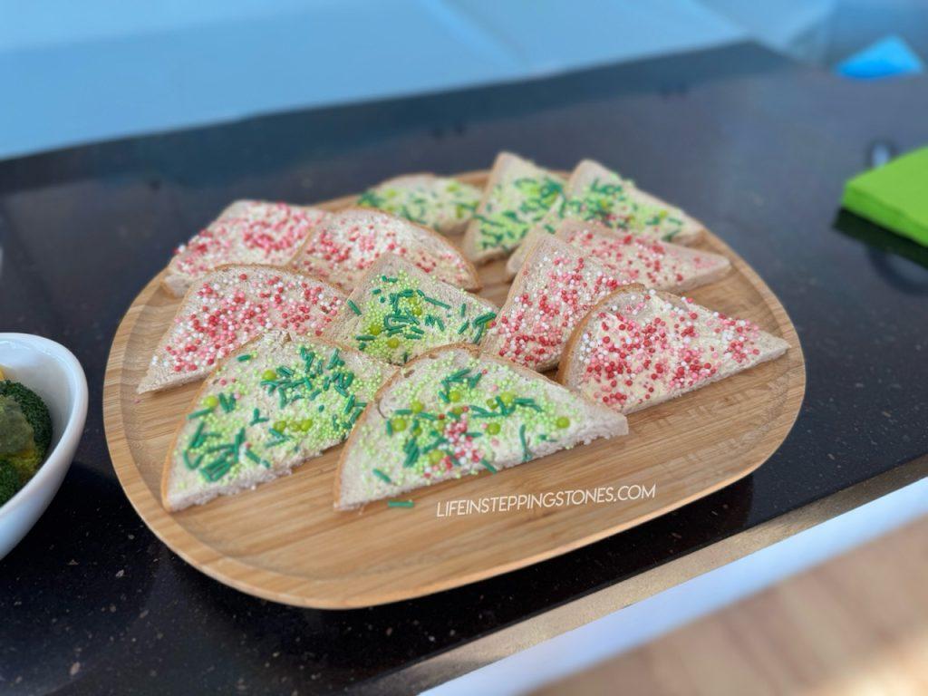 Wicked birthday party food idea: pink and green fairy bread